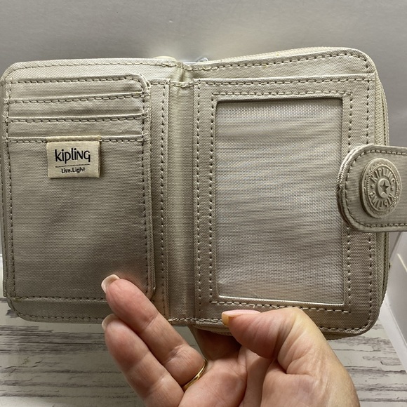 Like New Kipling snap and zip wallet in a metallic light gold? - Picture 3 of 8